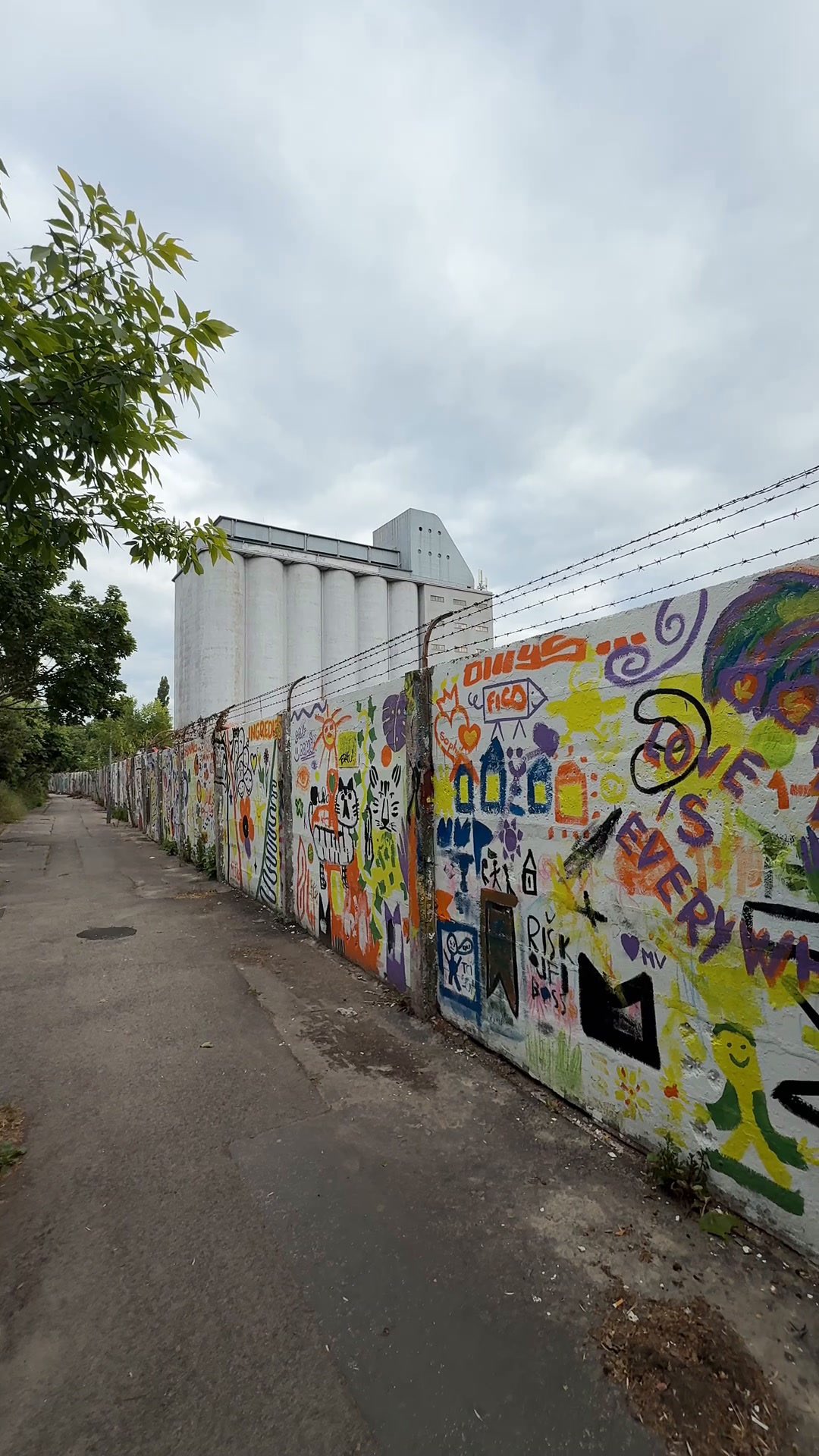 What used to be just a fence, is now a street gallery full of charm, color and creativity. All thanks to you! ❤️ 

Here are some of our favorite little masterpieces. 🙃✌🏼