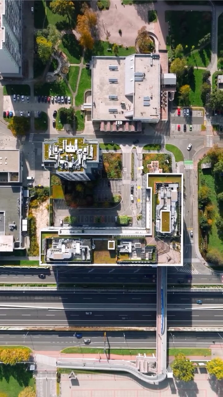 Some rooftops are quietly changing the city from above. 🌱😇

#einpark #bratislava #leed #leedzerocarbon #corwin #developer #greenroofs #greendeveloper #sustainbility #architecture #bratislava #bratislava_architecture #architecture #fasada #budova #zelenestrechy #stavba #ekologia