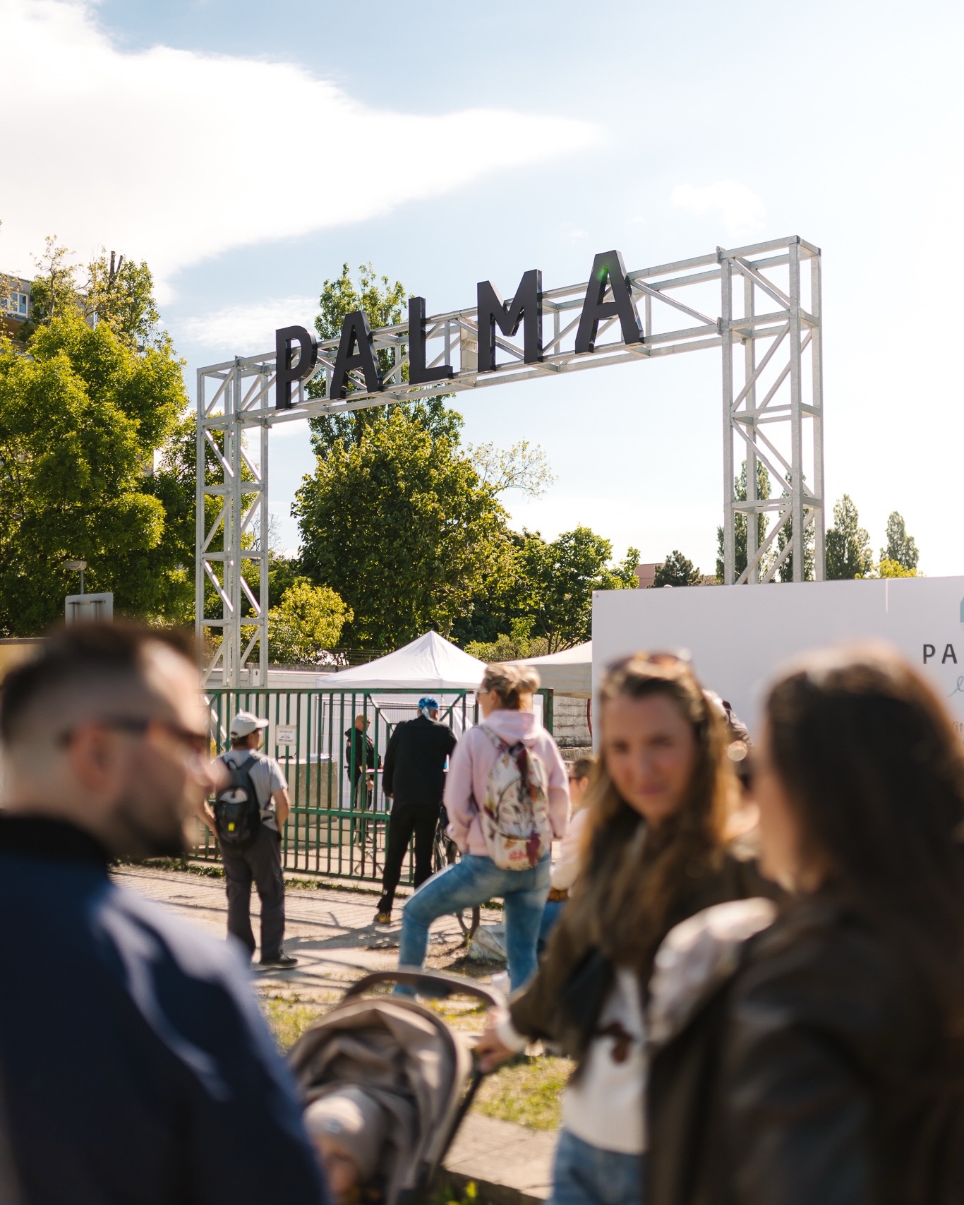Takto vyzerala Palma Live 2026. ☀️

4300 z vás, množstvo rozhovorov, stretnutí a energia, ktorá z obyčajného dňa spravila niečo výnimočné.

Ďakujeme, že ste boli pri tom a pomohli nám vytvoriť atmosféru, ktorá ukazuje, aký potenciál Palma má. 🫶🏼

Ďakujeme aj našim partnerom @kinofilmeurope, @novacvernovka a @slowfoodpressburg za podporu. ✨

My sa už teraz tešíme na to, čo všetko tu ešte spolu vznikne.